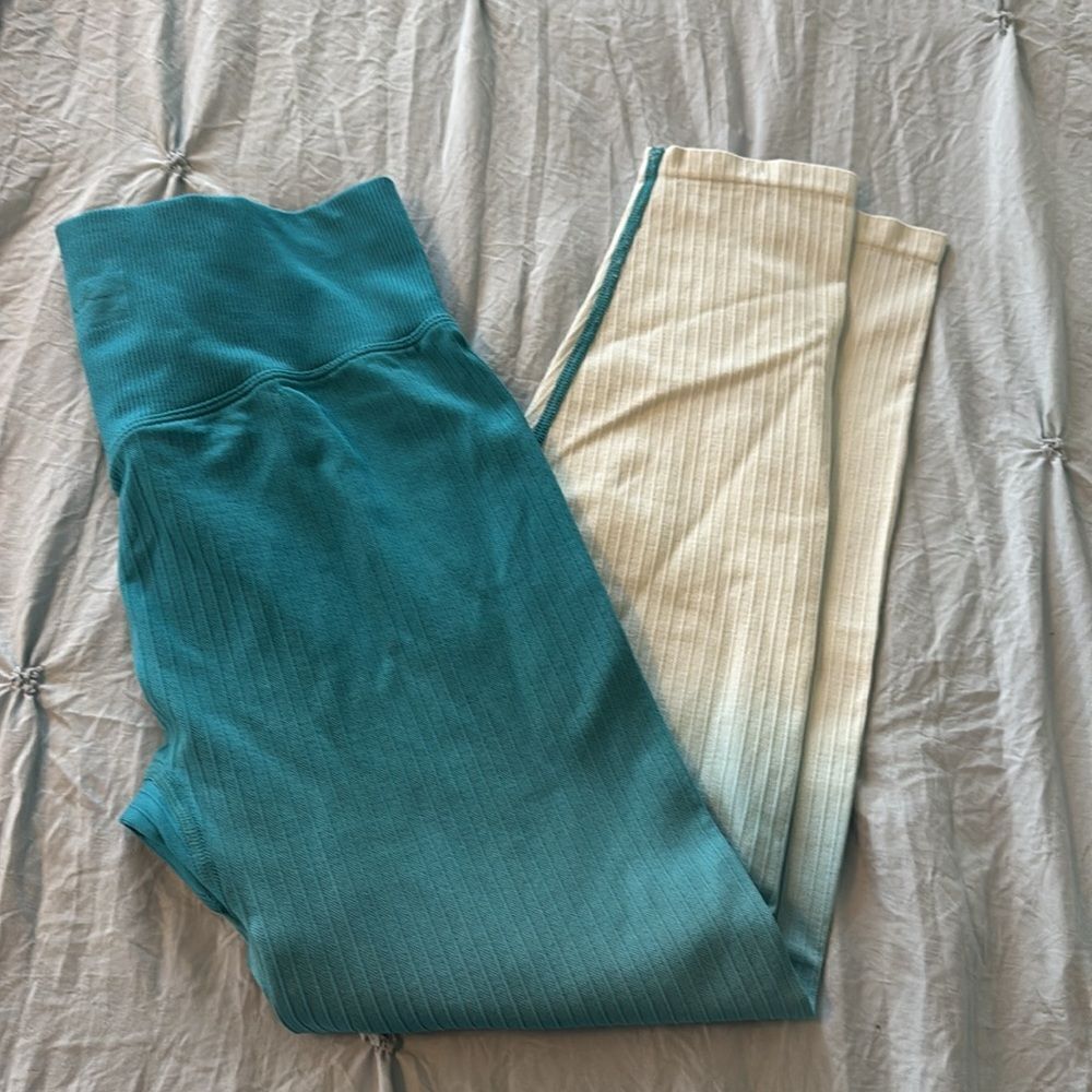 VS PINK Active sz M Teal Ombre Ribbed Yoga Tights Leggings EUC